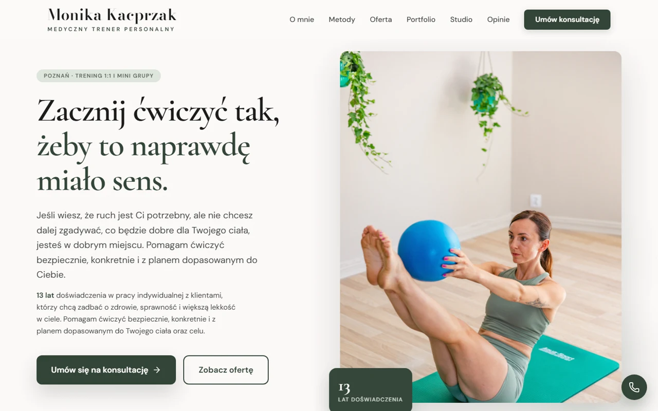 Zrealizowana strona Monika Kacprzak na desktopie z hero, CTA i zdjęciem treningowym.